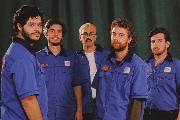 Banda do hit "Acorda, Pedrinho" vai embalar a Feira do Livro na Pra&ccedil;a da Paz