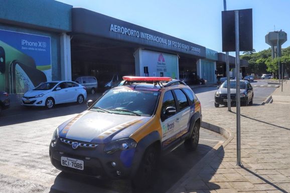 Quantos ve&iacute;culos fazem transporte clandestino em Foz? C&acirc;mara cobra levantamento