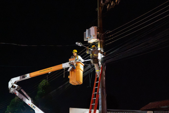 Foz instala 12,2 mil lumin&aacute;rias de LED, mas 70% da cidade ainda aguarda moderniza&ccedil;&atilde;o