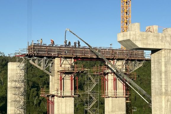 Obra que destrava acesso definitivo &agrave; Ponte da Integra&ccedil;&atilde;o chega a 45% no Paraguai