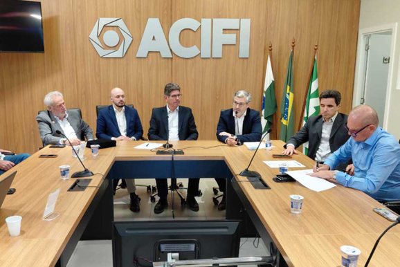 Receita prepara transforma&ccedil;&atilde;o nas aduanas e quer Foz como refer&ecirc;ncia nacional