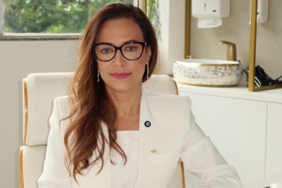 Transplante capilar sem raspar a cabe&ccedil;a? M&eacute;dica de Foz explica como funciona a t&eacute;cnica
