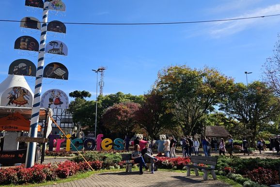Nova Petr&oacute;polis inicia feriad&atilde;o com movimento tur&iacute;stico e ocupa&ccedil;&atilde;o hoteleira em alta