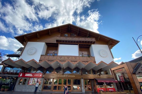 Pal&aacute;cio dos Festivais retoma exibi&ccedil;&otilde;es regulares de filmes partir de 3 de julho em Gramado