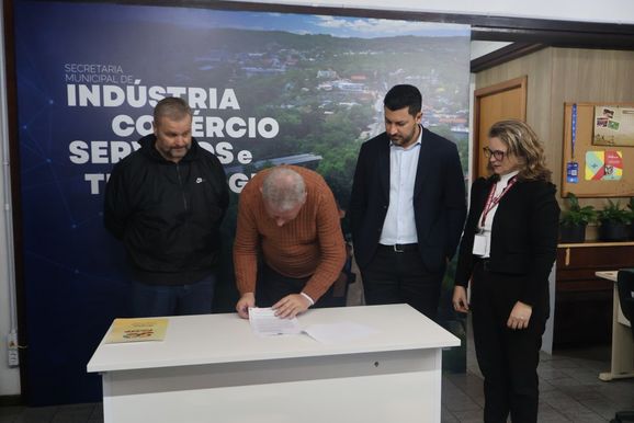 Prefeitura de Nova Petr&oacute;polis e ACINP oficializam parceria para a campanha Nova em Compras