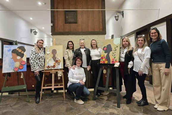 Dia de mobiliza&ccedil;&atilde;o refor&ccedil;a a&ccedil;&otilde;es de combate &agrave; viol&ecirc;ncia contra as mulheres em Gramado