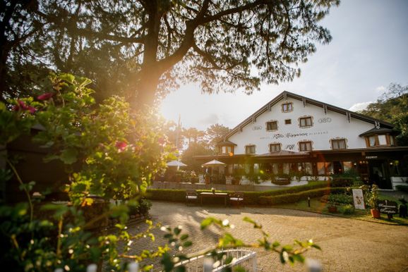 Hotel Ritta H&ouml;ppner celebra 68 anos entre hist&oacute;ria familiar e reconhecimento internacional