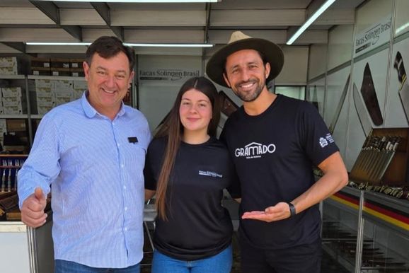 Prefeito Nestor Tissot visita expositores de Gramado na 49&ordf; Expointer, em Esteio