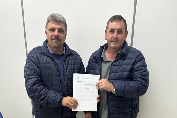 Vereador de Canela entrega emendas impositivas da sa&uacute;de ao Secret&aacute;rio Jean Spall