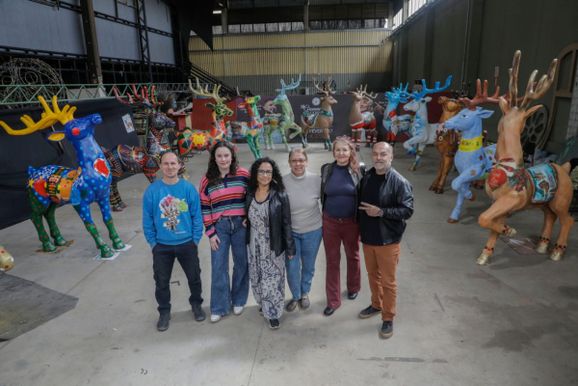 Talento de artistas pl&aacute;sticos locais d&aacute; toque autoral na decora&ccedil;&atilde;o do Natal Luz de Gramado