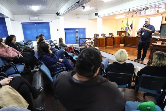Prefeitura de Canela promove palestra em homenagem ao Dia do Servidor P&uacute;blico