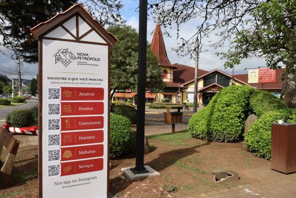 Novos totens facilitam o acesso &agrave;s informa&ccedil;&otilde;es tur&iacute;sticas de Nova Petr&oacute;polis