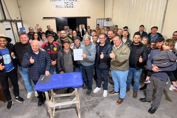 Prefeito Nestor Tissot anuncia pavimenta&ccedil;&atilde;o para a Linha H&ouml;rlle, em Gramado