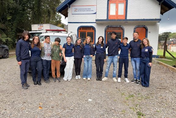 Vereadores jovens conhecem estrutura e funcionamento da Defesa Civil de Gramado