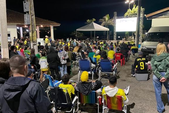 Cinema ao ar livre marca reabertura da Casa da Cultura de Guaratuba