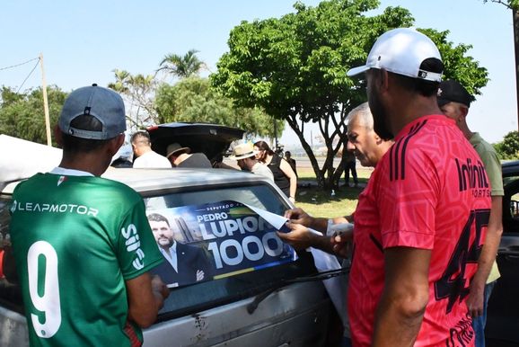 Adesiva&ccedil;o re&uacute;ne autoridades e moradores na Pista da Sa&uacute;de em Ibaiti