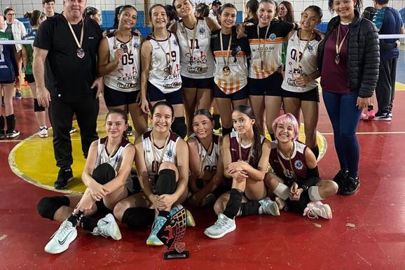 Ibaiti disputa etapa regional de voleibol feminino em Siqueira Campos
