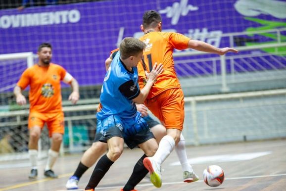 Tr&ecirc;s Coroas d&aacute; in&iacute;cio &agrave; 5&ordf; Copa Municipal de Futsal com quatro categorias em disputa