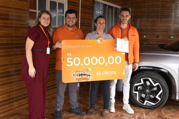 Cooperar &eacute; Ganhar: Cresol Centro Sul entrega pr&ecirc;mio de R$ 50 mil a associada de Nova Hartz