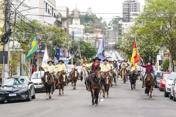 Festejos Farroupilhas do Paranhana iniciam nesta sexta (11) com condu&ccedil;&atilde;o da Chama Crioula