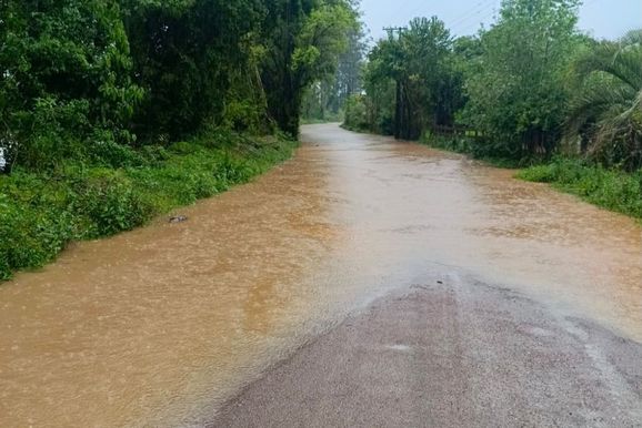 Secretarias distritais de Taquara monitoram rios ap&oacute;s temporal em Padilha e Rio da Ilha