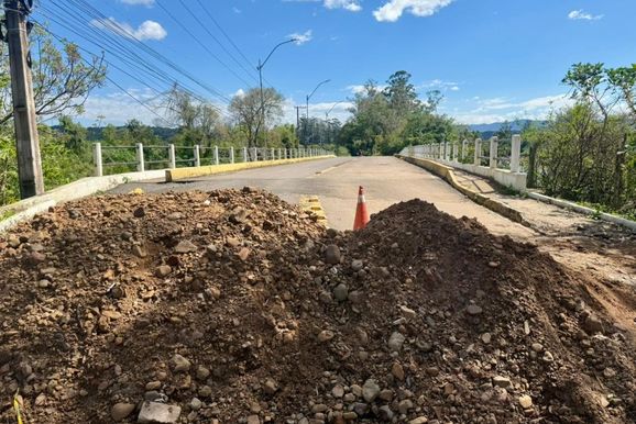 Prefeitura de Taquara libera tr&acirc;nsito na ponte sobre o Rio Paranhana nesta sexta-feira (4)
