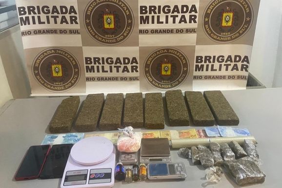 Brigada Militar prende casal com mais de 5 kg de drogas durante barreira em Tr&ecirc;s Coroas