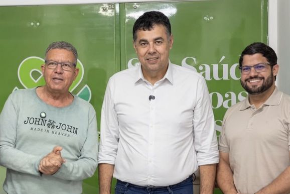 Vereador de Tim&oacute;teo visita hospital em Belo Oriente e declara apoio a Heleno do Hospital