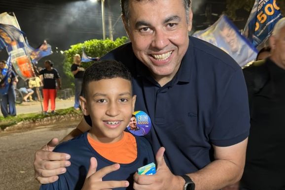 Candidato Heleno do Hospital realiza caminhadas e conversa com moradores em Ipatinga