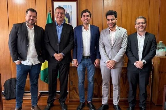 Comitiva de Ipatinga pleiteia libera&ccedil;&atilde;o de verbas federais para a sa&uacute;de em Bras&iacute;lia