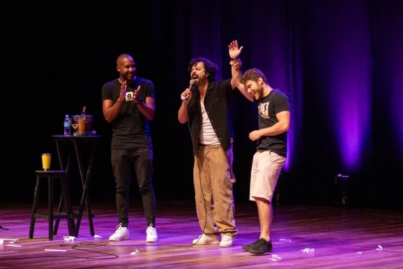  Fernando Pedrosa apresenta espet&aacute;culo de stand-up em Ipatinga