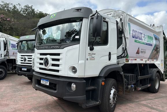 Tim&oacute;teo inicia nova etapa da limpeza urbana com campanha e frota renovada