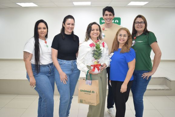 Unimed Vale do A&ccedil;o promove palestra sobre sa&uacute;de mental para colaboradores em Ipatinga