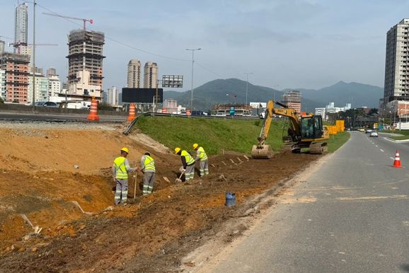 Obras na al&ccedil;a de acesso da BR-101 entram na reta final em Itapema
