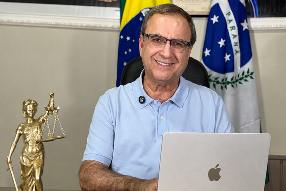 Amin relembra trajet&oacute;ria pol&iacute;tica e confirma pr&eacute;-candidatura a deputado federal