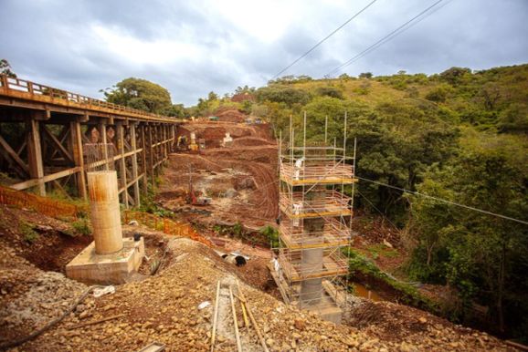 ​Concession&aacute;ria executa obras e manuten&ccedil;&atilde;o em seis rodovias nesta quarta-feira
