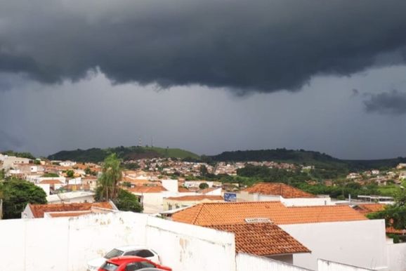 ​Jacarezinho tem in&iacute;cio da semana com chuva na segunda e sol na ter&ccedil;a