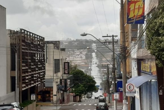 ​Jacarezinho tem fim de semana de sol entre nuvens e chuva fraca