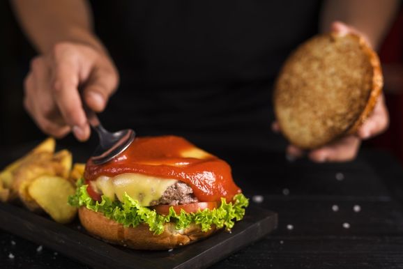 Curso gratuito de hamb&uacute;rguer gourmet est&aacute; com inscri&ccedil;&otilde;es abertas em Loanda