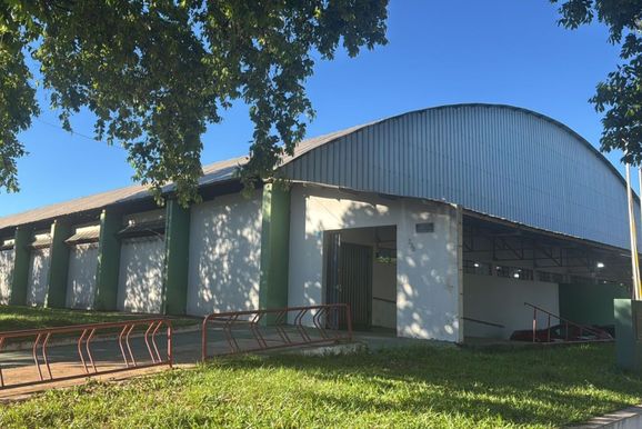 Nova Londrina lan&ccedil;a projeto com aulas gratuitas de futsal e beach tennis