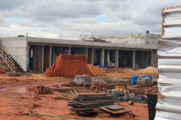 Novo F&oacute;rum de Loanda recebe investimento de mais de R$ 17 milh&otilde;es