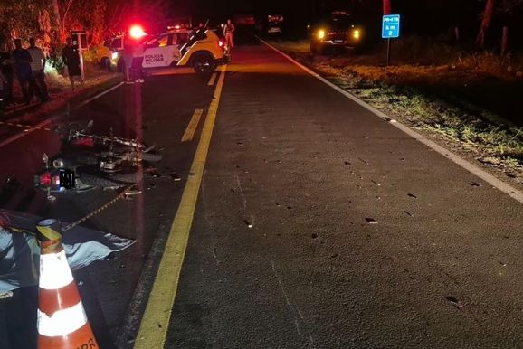 Motociclista morre ao bater na traseira de trator na PR-478