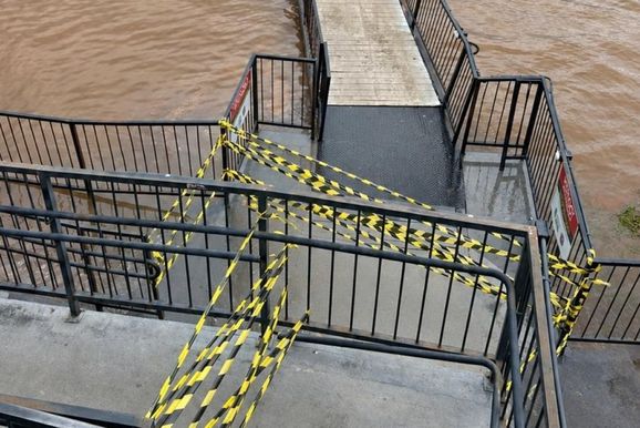 P&iacute;er de Porto Rico &eacute; interditado temporariamente ap&oacute;s chuvas