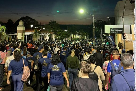 Romaria re&uacute;ne milhares de fi&eacute;is em Nova Londrina