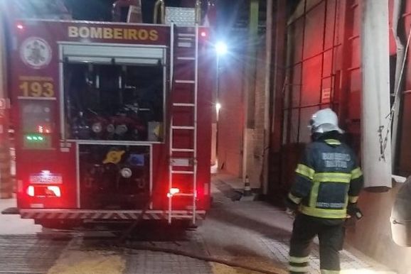 A&ccedil;&atilde;o r&aacute;pida evita propaga&ccedil;&atilde;o de inc&ecirc;ndio em estrutura de armazenamento de gr&atilde;os