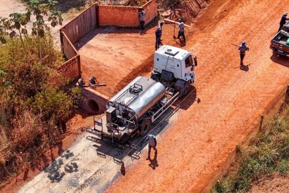 Prefeitura inicia pavimenta&ccedil;&atilde;o asf&aacute;ltica do bairro Colina Verde