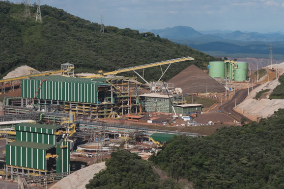 Samarco e tr&ecirc;s gerentes s&atilde;o condenados pelo desastre de Mariana