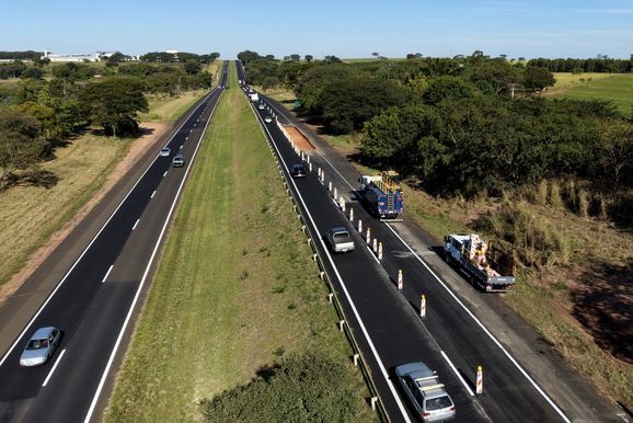 Obras na Washington Lu&iacute;s exigem aten&ccedil;&atilde;o de motoristas de Mirassol