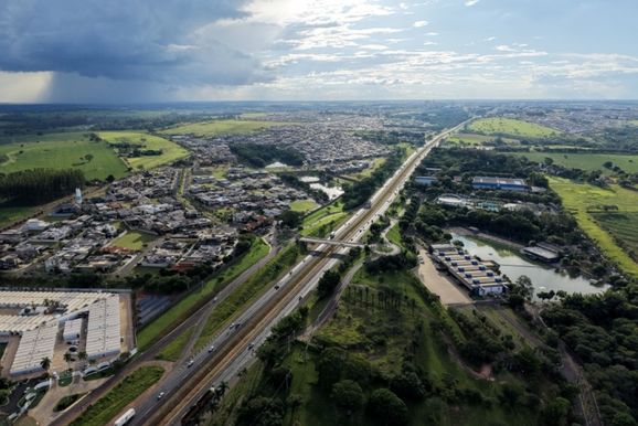 Obras na Washington Lu&iacute;s fecham pista entre Mirassol e Rio Preto