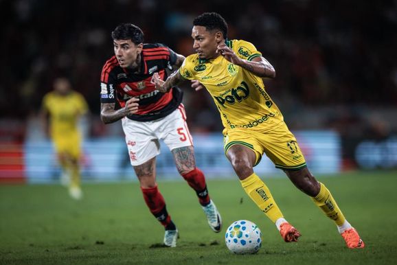 Mesmo derrotado pelo Flamengo, Mirassol segue fora do Z-4 e mant&eacute;m sonho de perman&ecirc;ncia